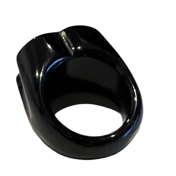 π¨πππππππ πππππ¨ π€πππππππ€Logo resin ring - Picture 3 of 4